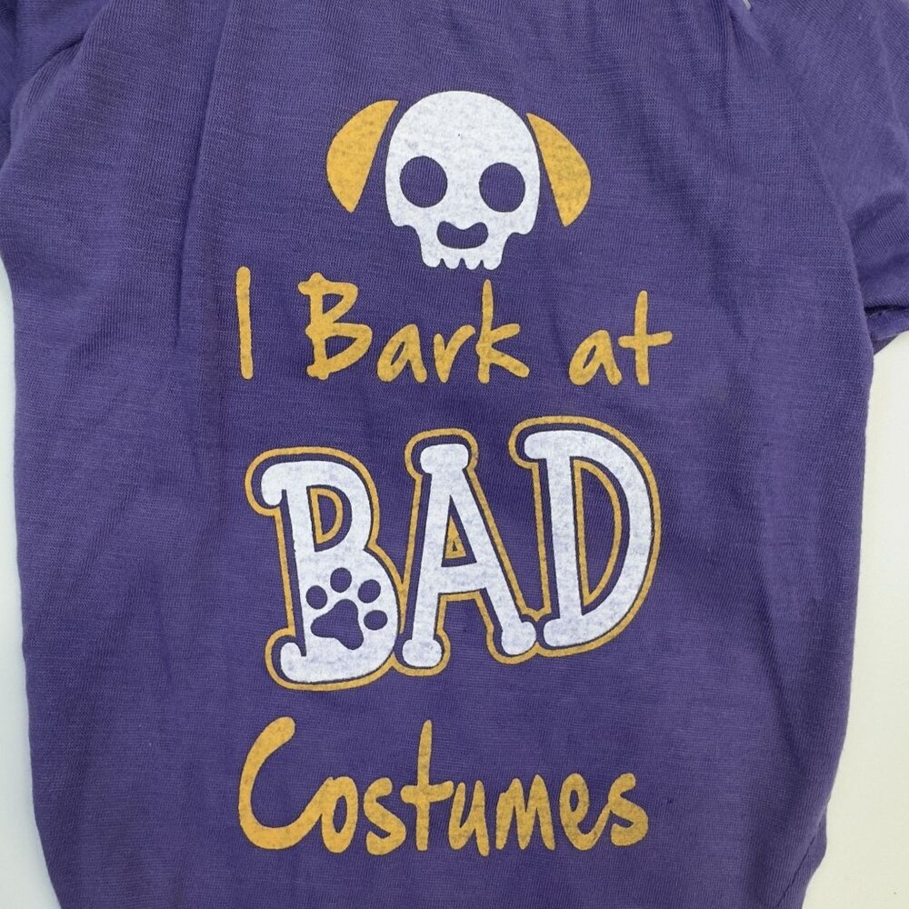 Novelty Pet Halloween Tee Medium "I Bark At Bad Costumes" Purple Dog Costume NEW - Picture 2 of 8